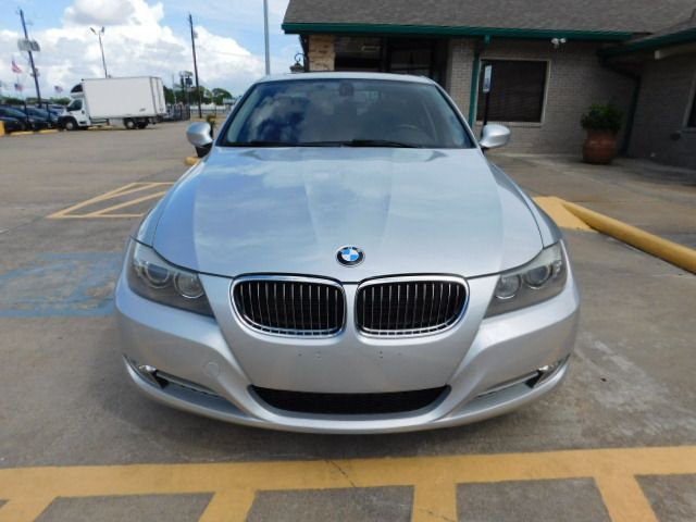Used 2011 BMW 335d Sedan RWD image 3