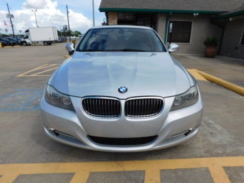 Used 2011 BMW 335d Sedan RWD image 3