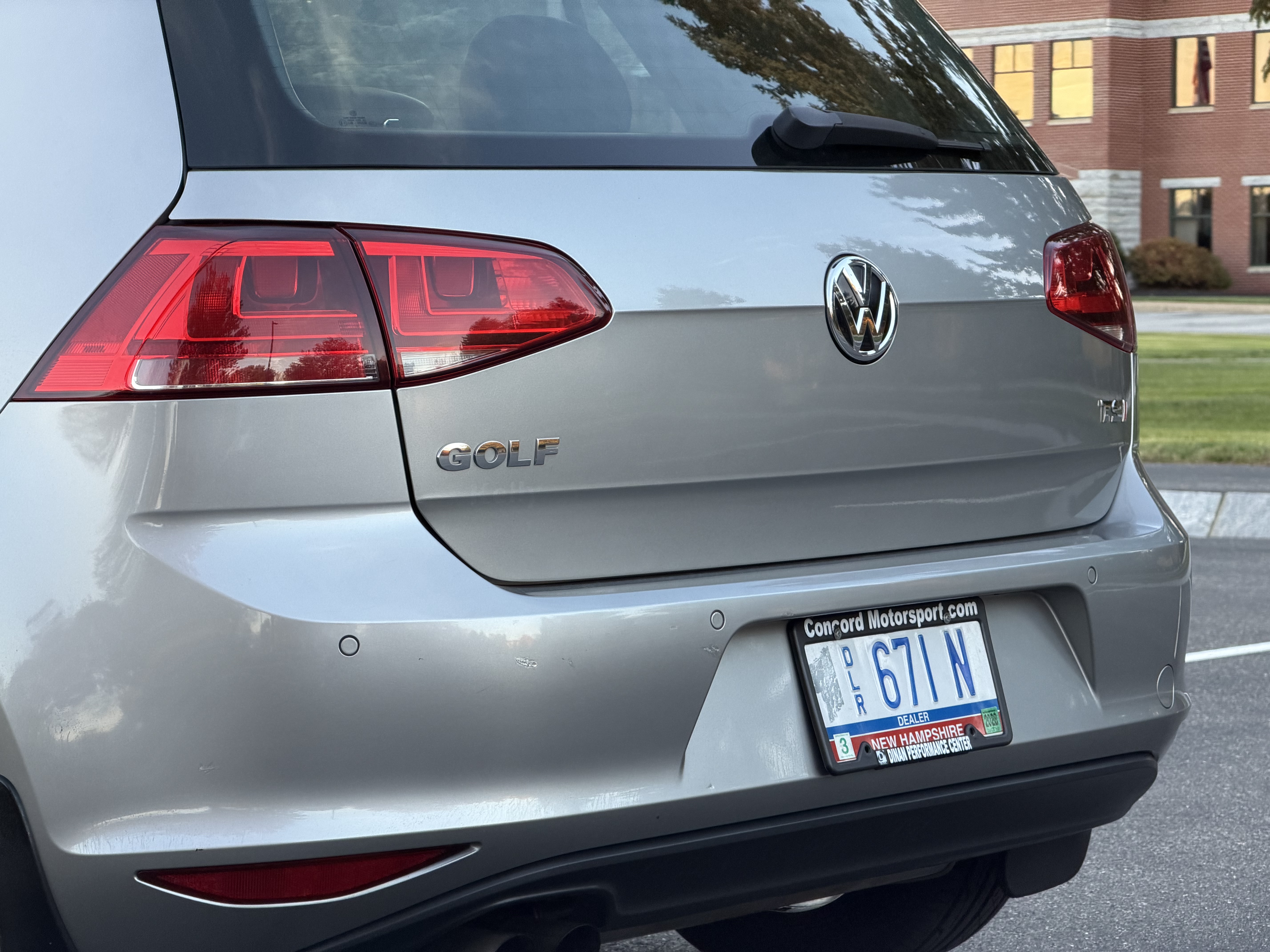 Used 2016 Volkswagen Golf SE FWD image 17