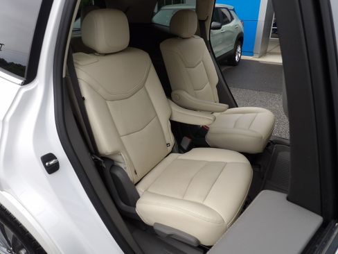 Used 2022 Cadillac XT6 AWD Premium Luxury image 25