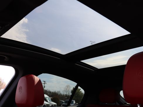 Used 2023 Alfa Romeo Stelvio Veloce image 35