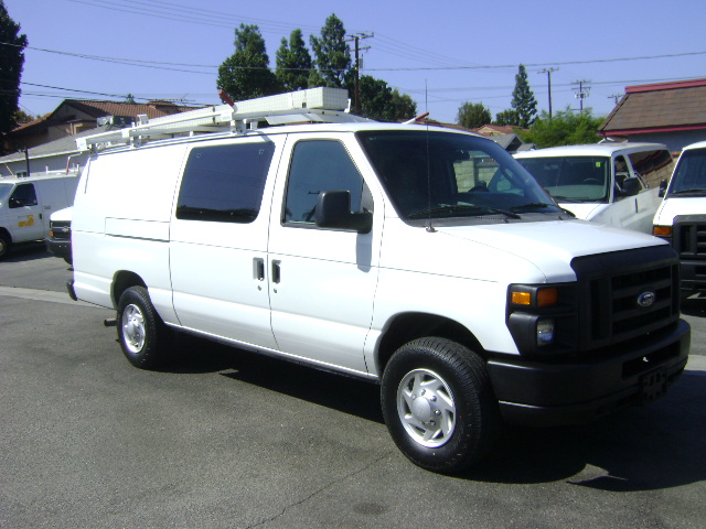 Used 2014 Ford E-350 and Econoline 350 Extended Super Duty RWD image 3