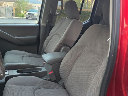 Used 2012 Nissan Frontier SV image 26