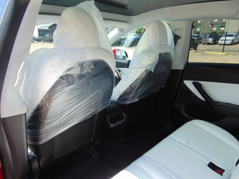 Used 2020 Tesla Model Y Long Range image 12