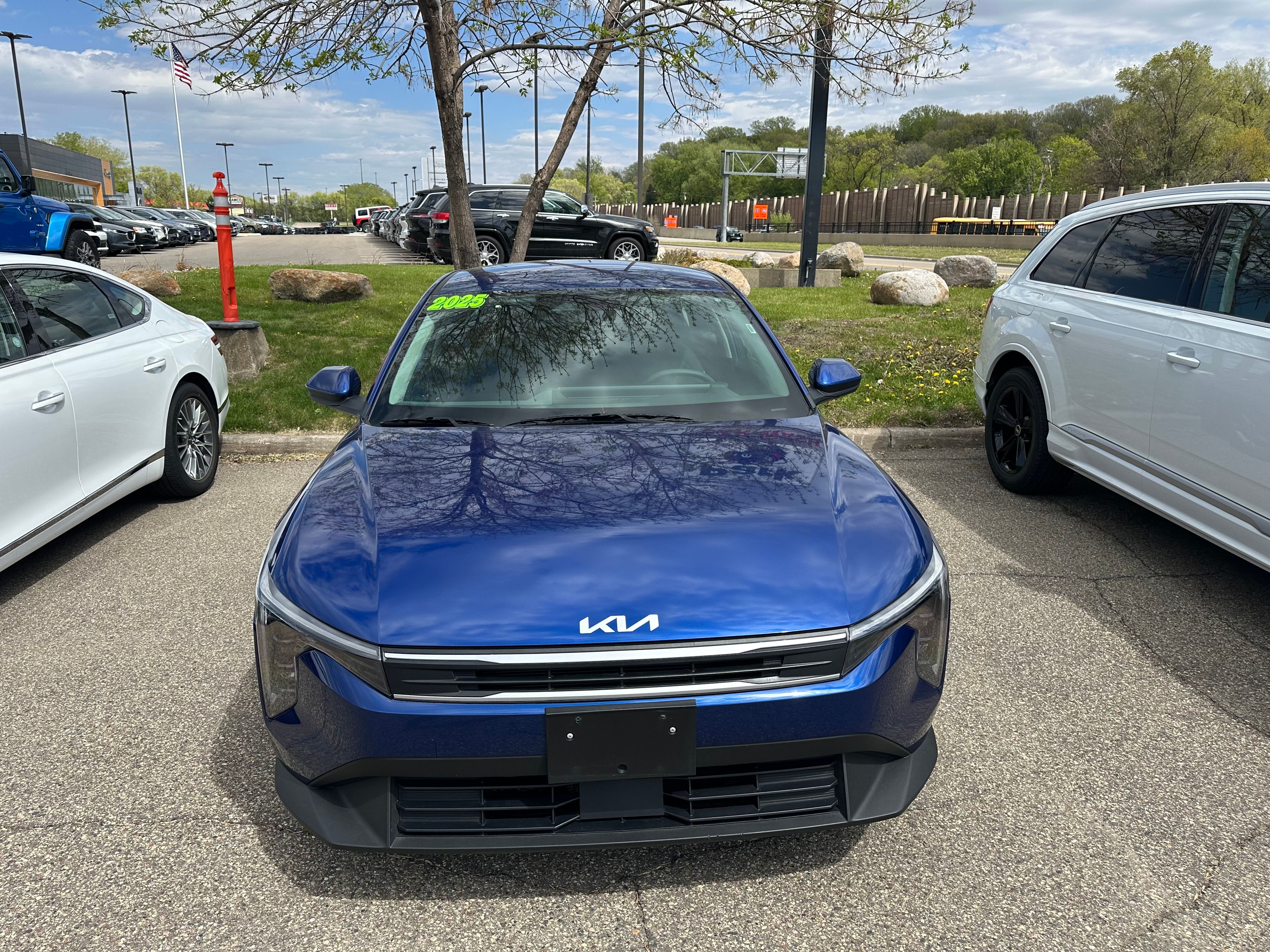 Used 2025 Kia K4 LX FWD image 3
