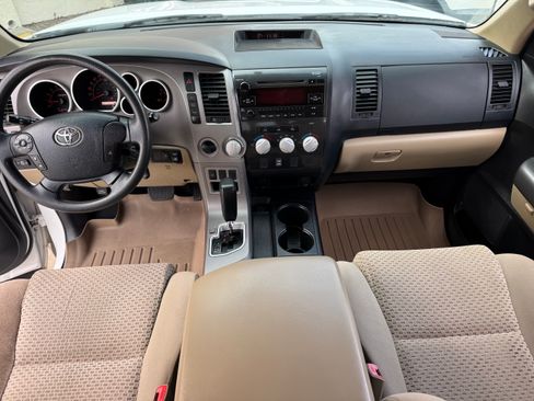 Used 2013 Toyota Tundra image 29