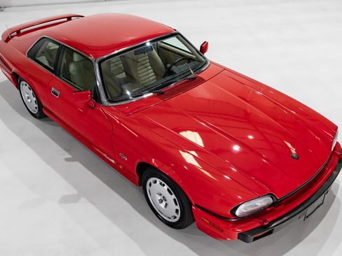 Used 1993 Jaguar XJR-S RWD image 25