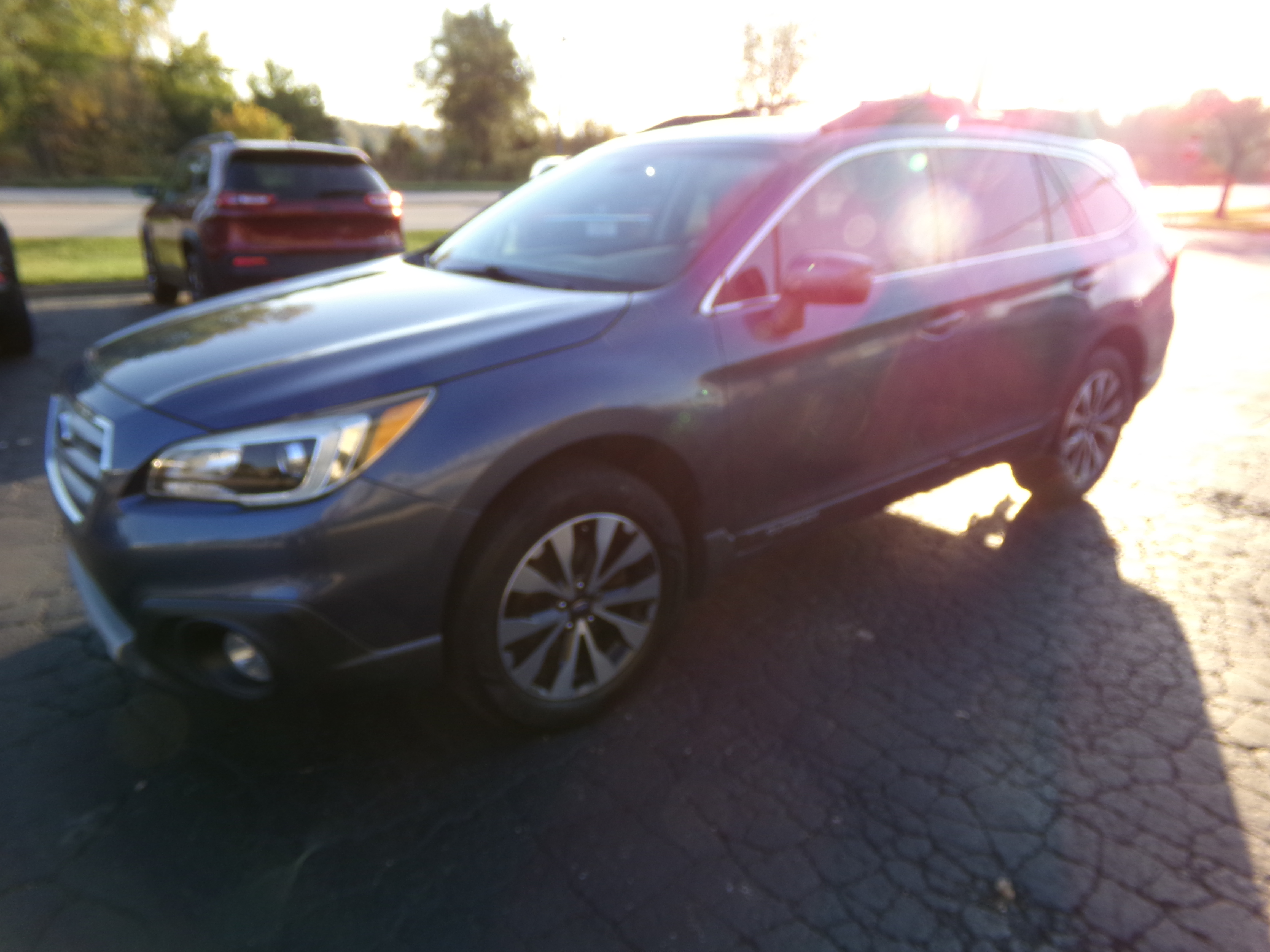 Used 2017 Subaru Outback 2.5i Limited AWD/4WD image 1