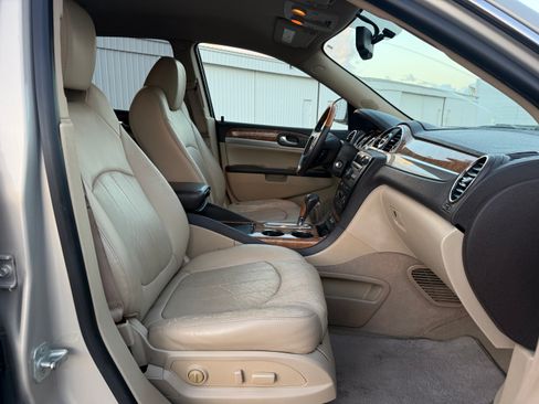 Used 2011 Buick Enclave CXL image 11