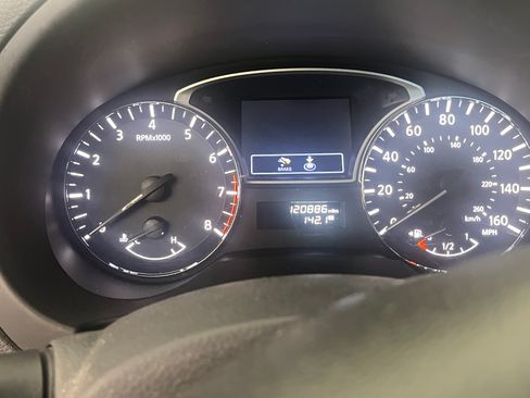 Used 2015 Nissan Altima 2.5 SL FWD image 6