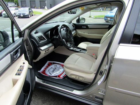 Used 2019 Subaru Outback 2.5i Premium AWD/4WD image 14