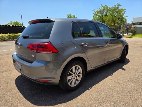 Used 2016 Volkswagen Golf image 4