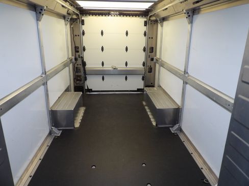 Used 2024 Chevrolet Brightdrop 600 AWD/4WD image 21