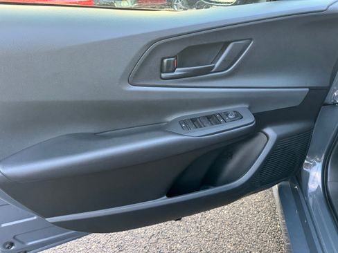 Used 2024 Toyota Prius LE image 3