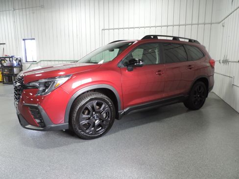 Used 2023 Subaru Ascent Onyx Edition image 3