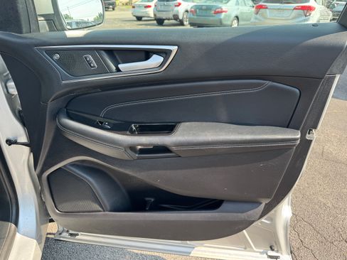 Used 2019 Ford Edge AWD Titanium image 15