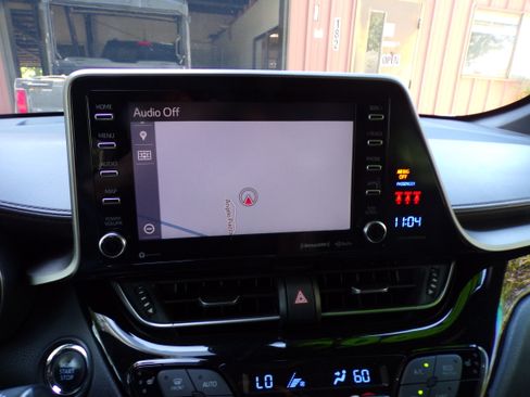 Used 2019 Toyota C-HR Limited FWD image 13