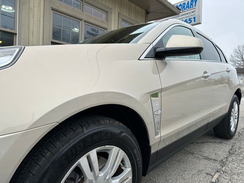 Used 2011 Cadillac SRX Luxury image 9