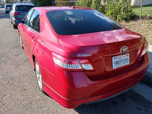 Used 2010 Toyota Camry SE image 5