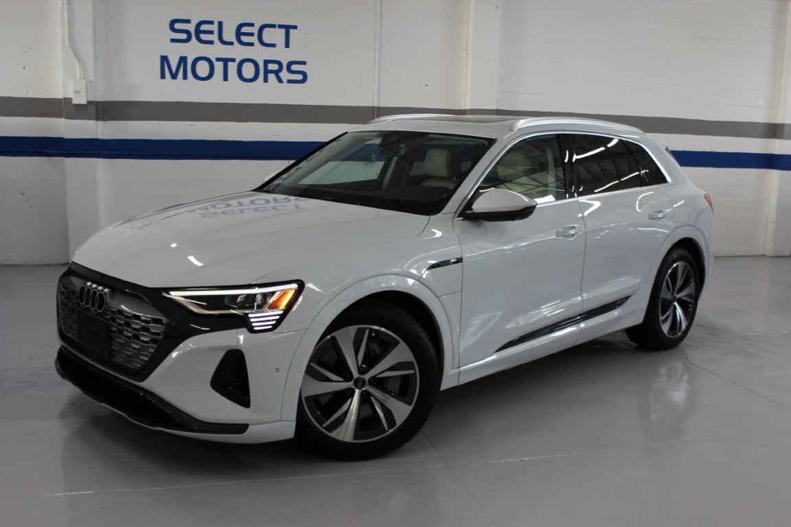 Used 2024 Audi Q8 e-tron Premium Plus AWD/4WD image 3