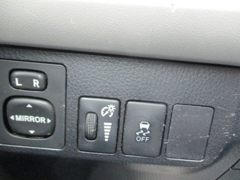 Used 2014 Toyota RAV4 AWD LE image 53