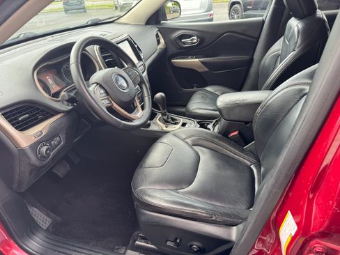 Used 2017 Jeep Cherokee 4WD Limited image 7