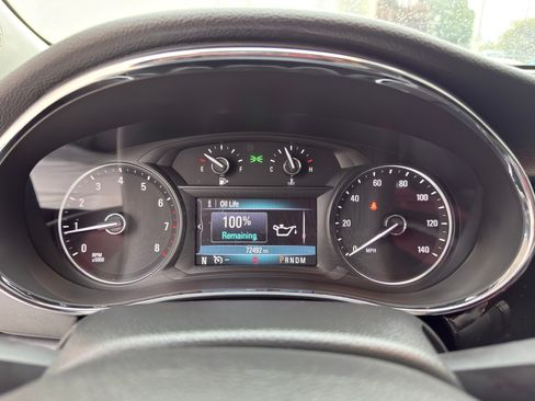 Used 2021 Buick Encore Preferred image 11