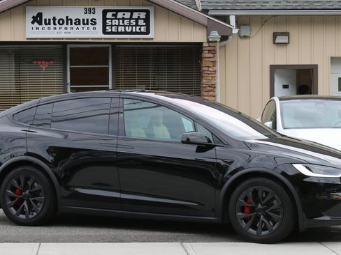 Used 2024 Tesla Model X Plaid AWD/4WD image 1