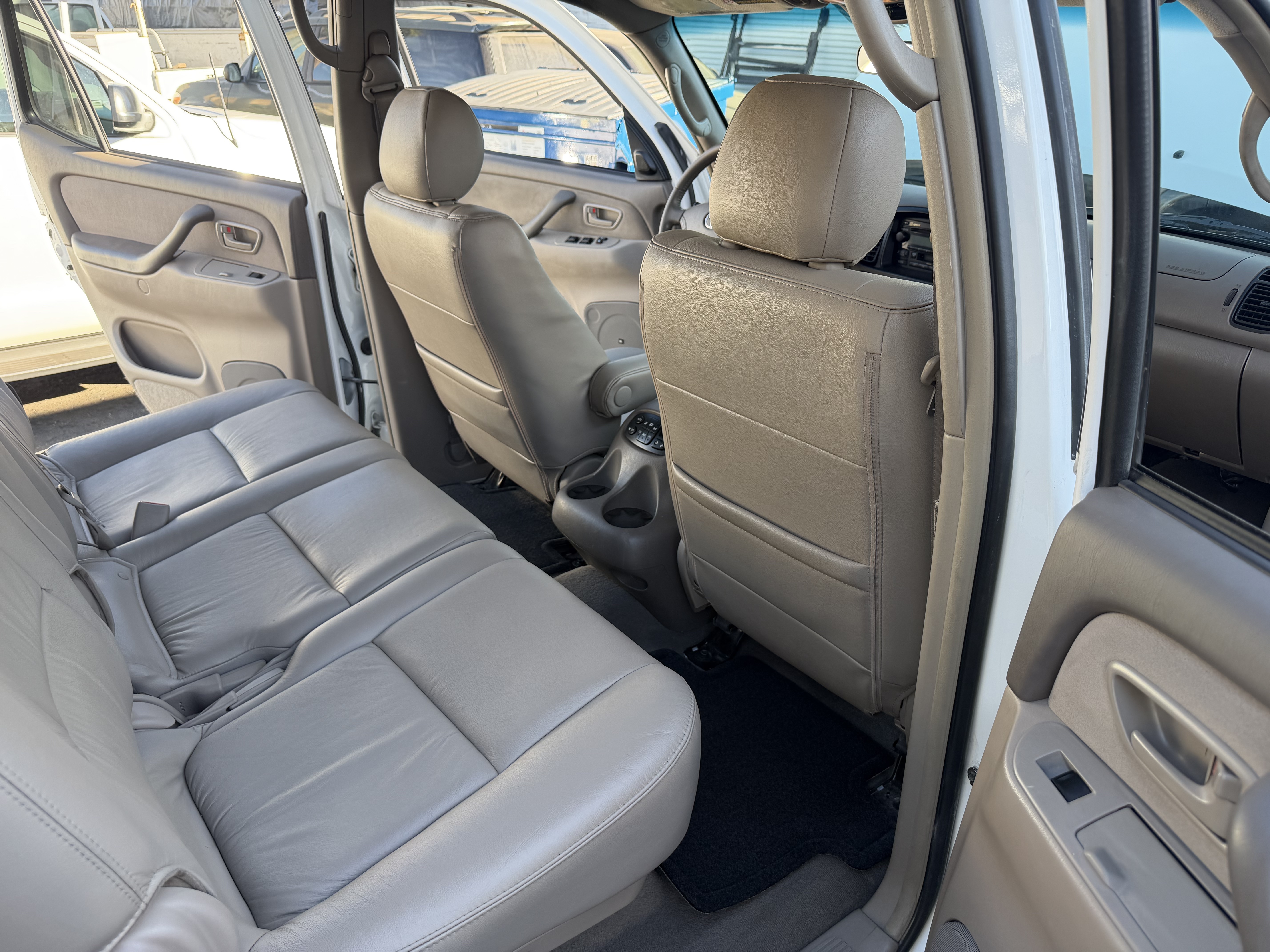 Used 2007 Toyota Sequoia 4WD SR5 image 27