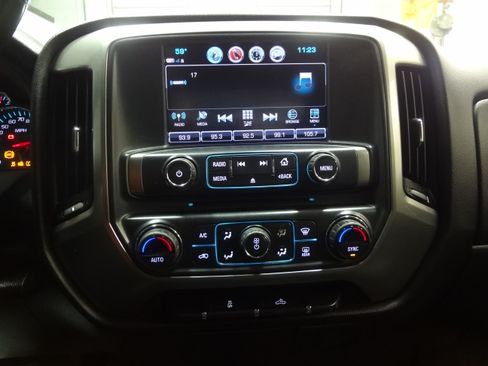 Used 2018 Chevrolet Silverado 2500 LT image 23