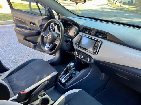 Used 2020 Nissan Versa SV image 8