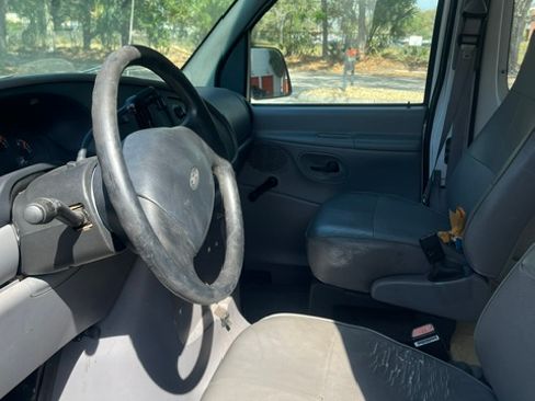 Used 1999 Ford E-250 and Econoline 250 image 4