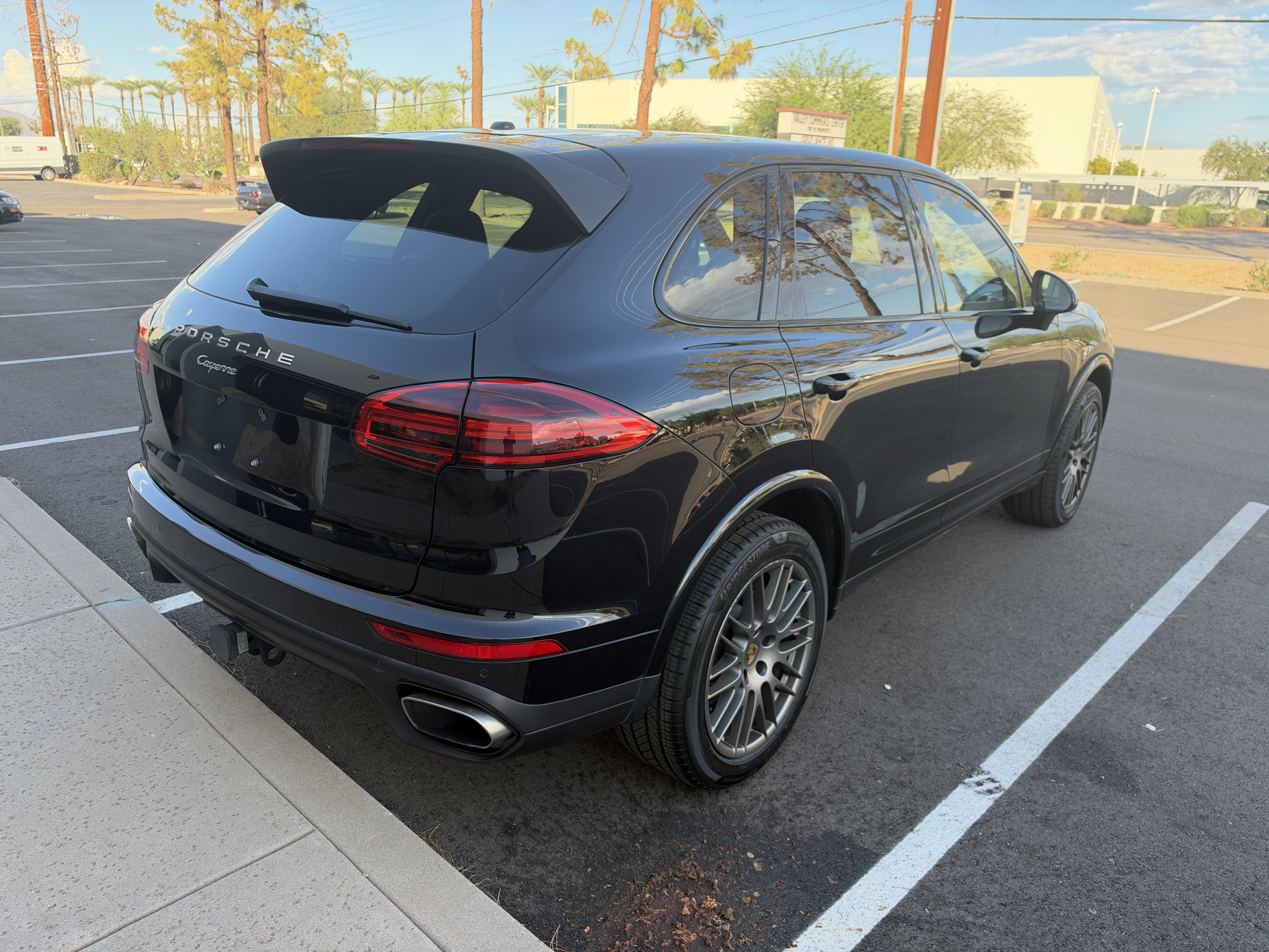 Used 2017 Porsche Cayenne Platinum Edition AWD/4WD image 21