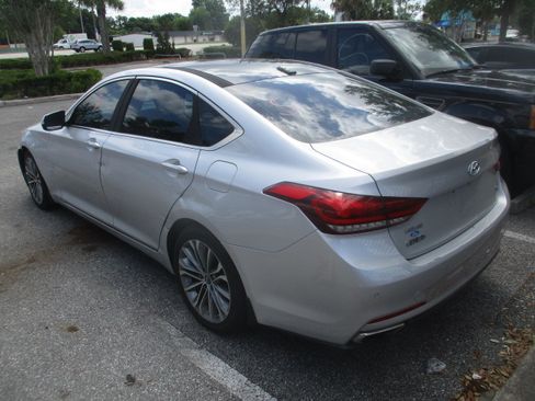 Used 2016 Hyundai Genesis 3.8 image 5
