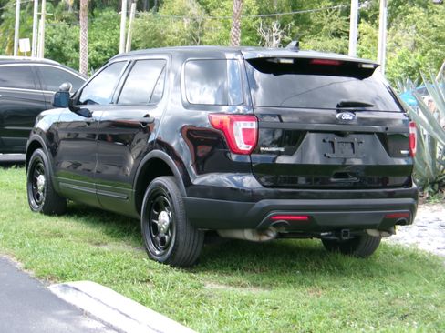Used 2016 Ford Explorer 4WD Police Interceptor image 3
