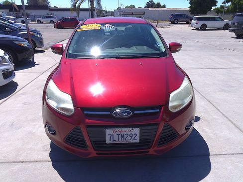 Used 2014 Ford Focus SE Hatchback FWD image 5
