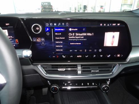 New 2026 Chevrolet Equinox EV LT image 4