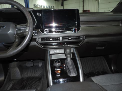 Used 2023 Chevrolet Colorado Trail Boss image 39