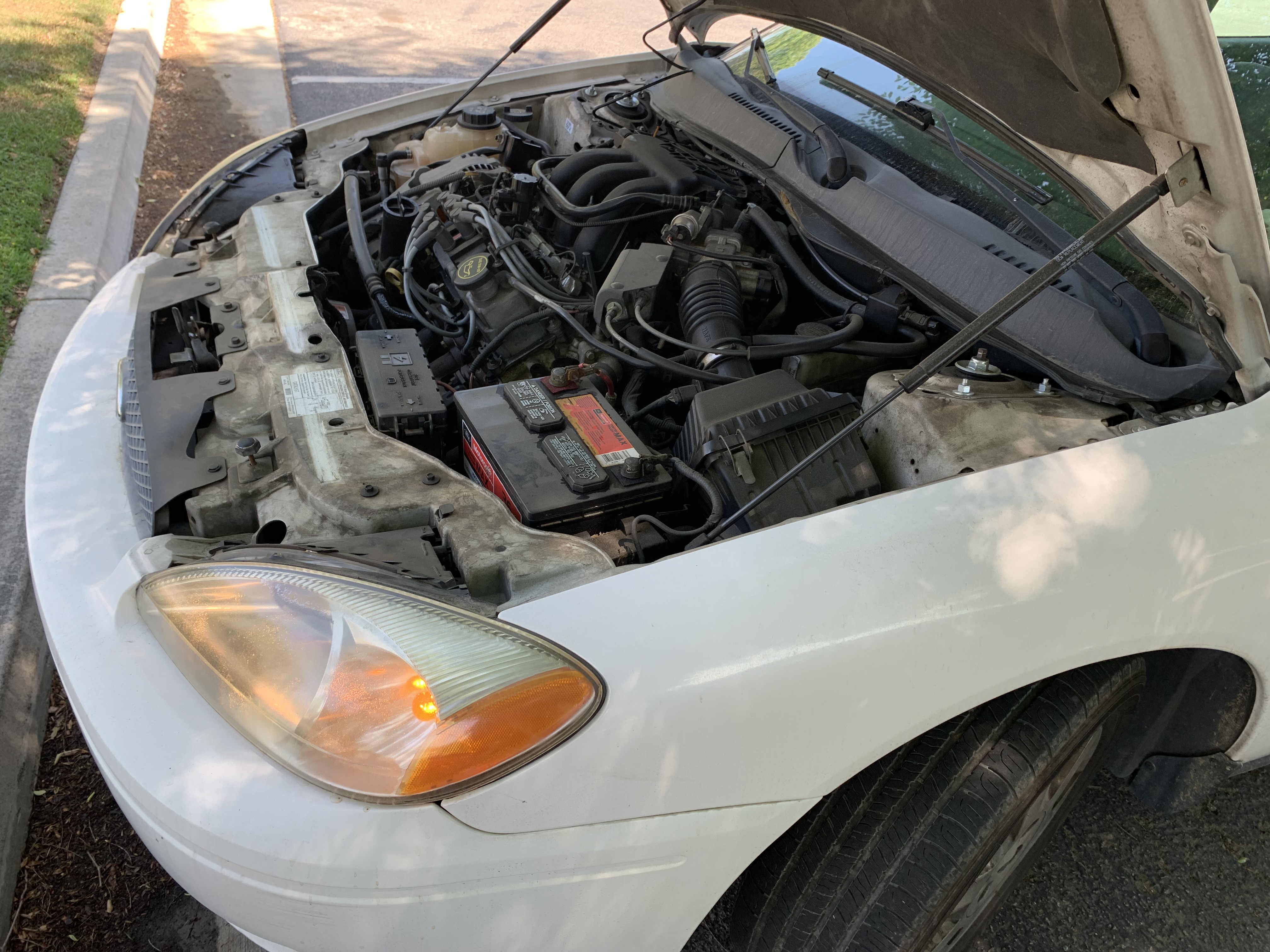 Used 2006 Ford Taurus SE FWD image 2