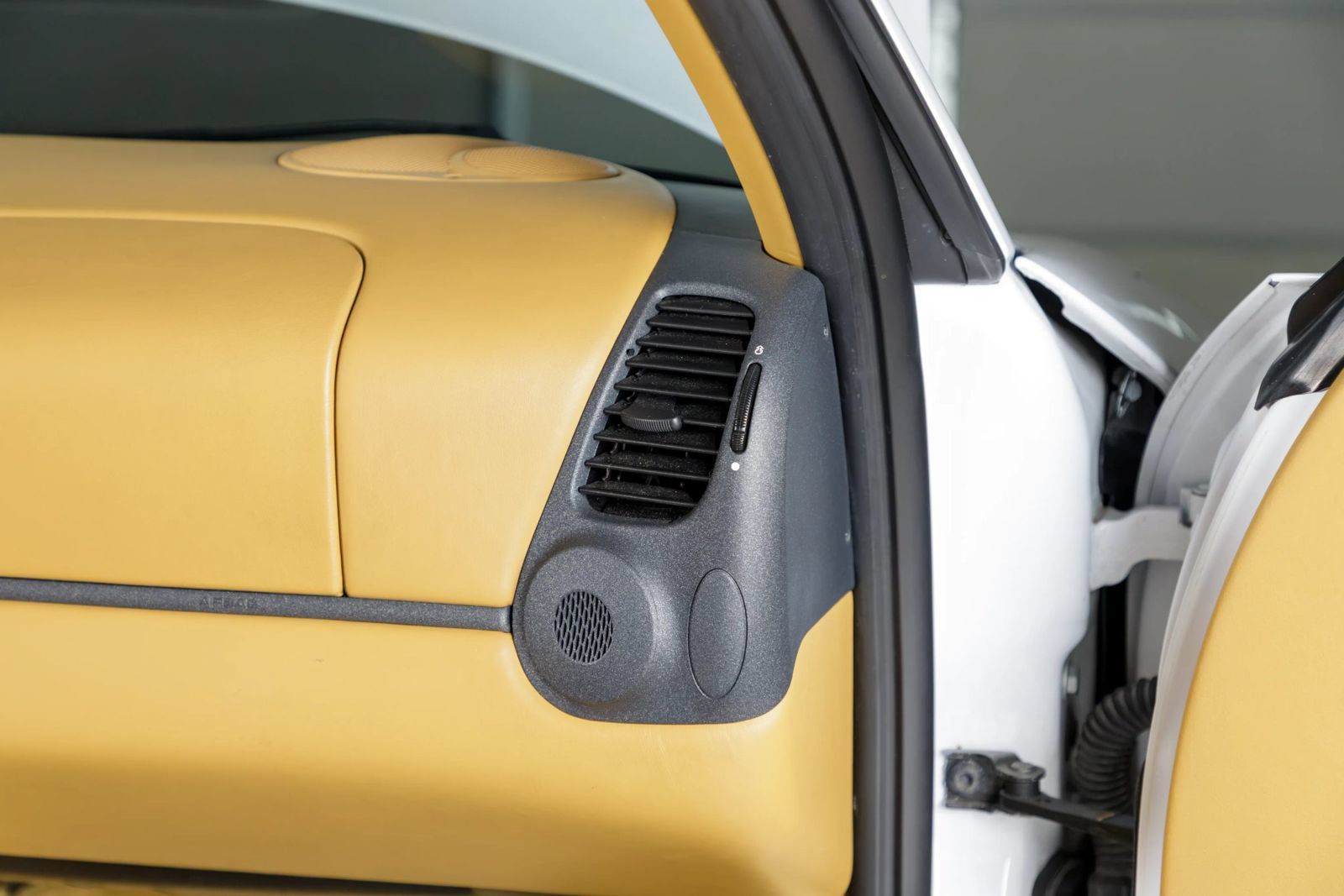 Used 1999 Porsche 911 Carrera image 91