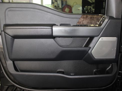 Used 2023 Ford F250 Lariat image 28