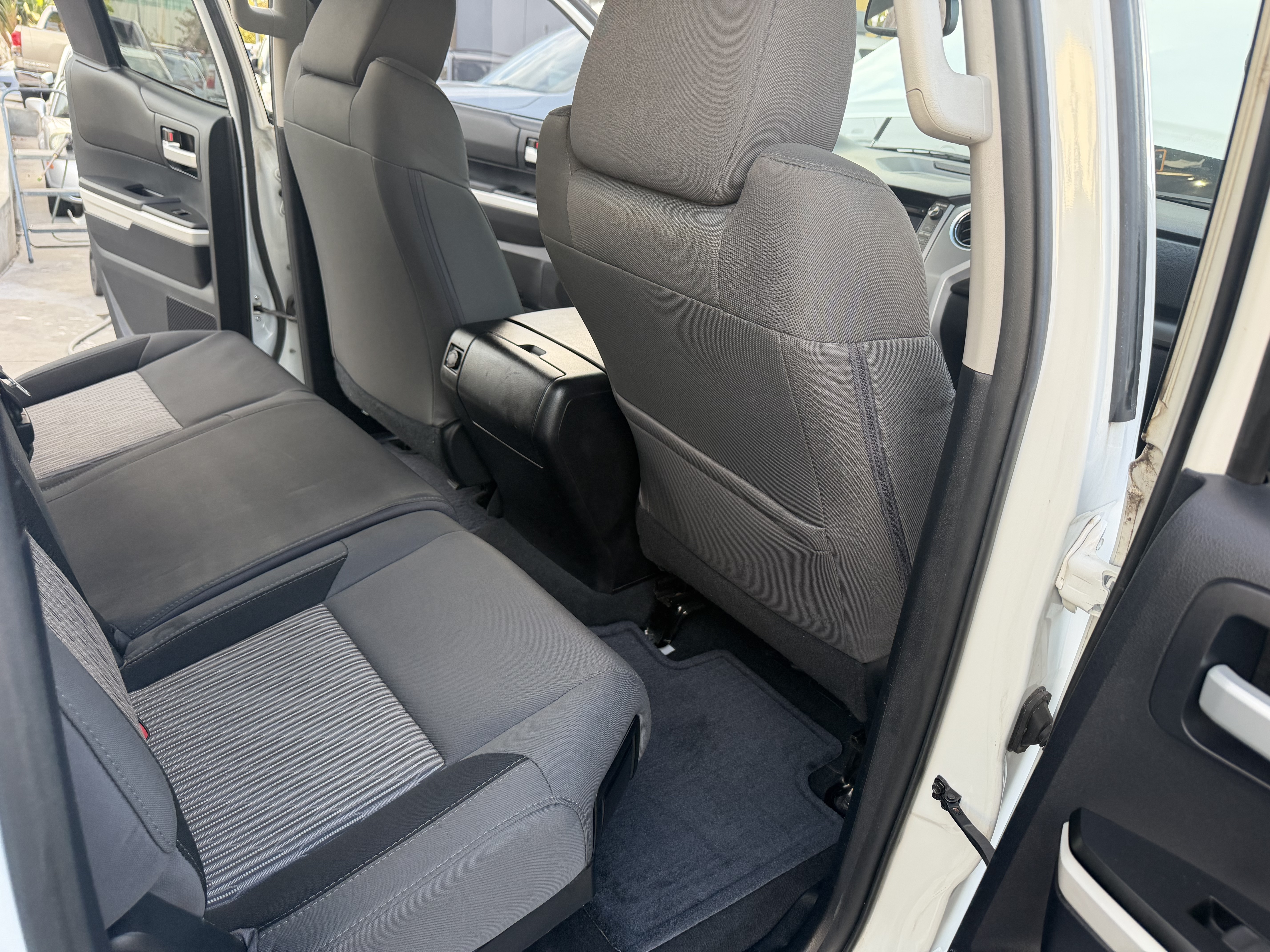 Used 2015 Toyota Tundra 4x4 SR5 w/ TRD Off-Road Pkg image 30