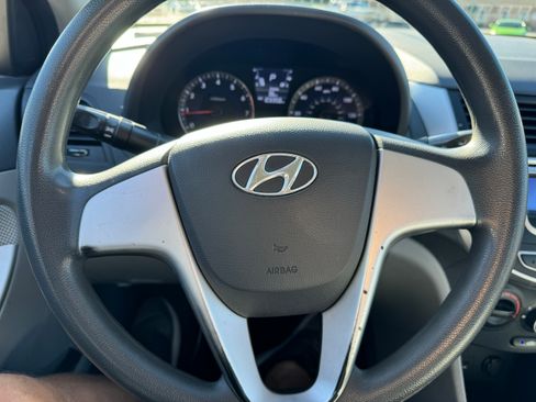 Used 2012 Hyundai Accent GLS image 18