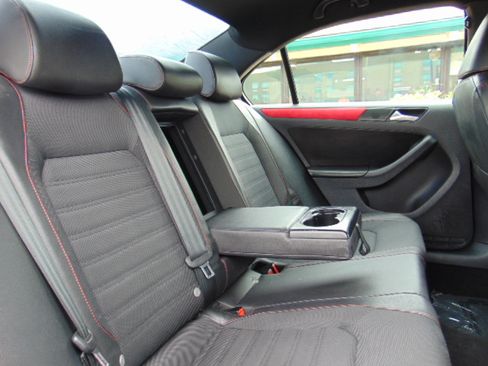 Used 2014 Volkswagen Jetta GLI Autobahn image 22