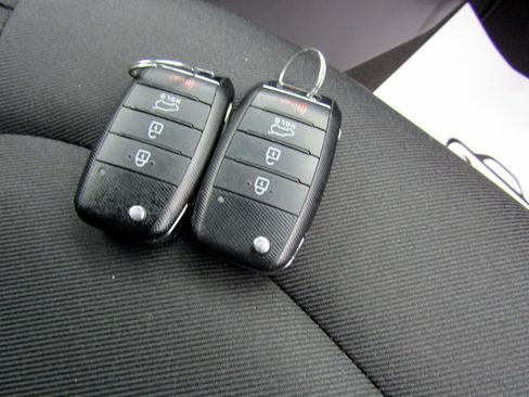 Used 2016 Kia Soul + image 21