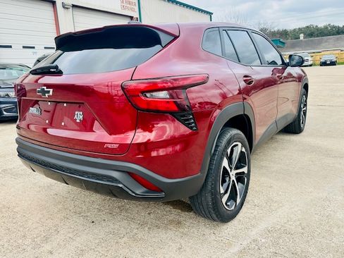 Used 2025 Chevrolet Trax RS image 4