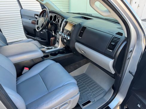 Used 2012 Toyota Sequoia Platinum image 30