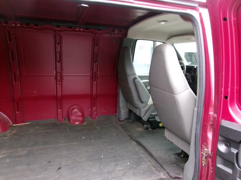 Used 2009 Chevrolet Express 2500 RWD image 6
