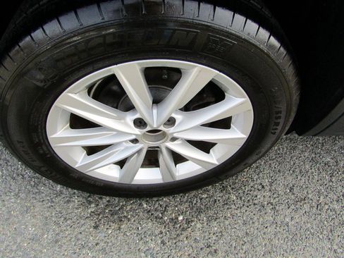 Used 2017 Volkswagen Tiguan 2.0T image 14