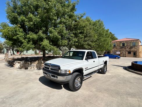 Used 1999 Dodge Ram 2500 Truck 4x4 Quad Cab image 3